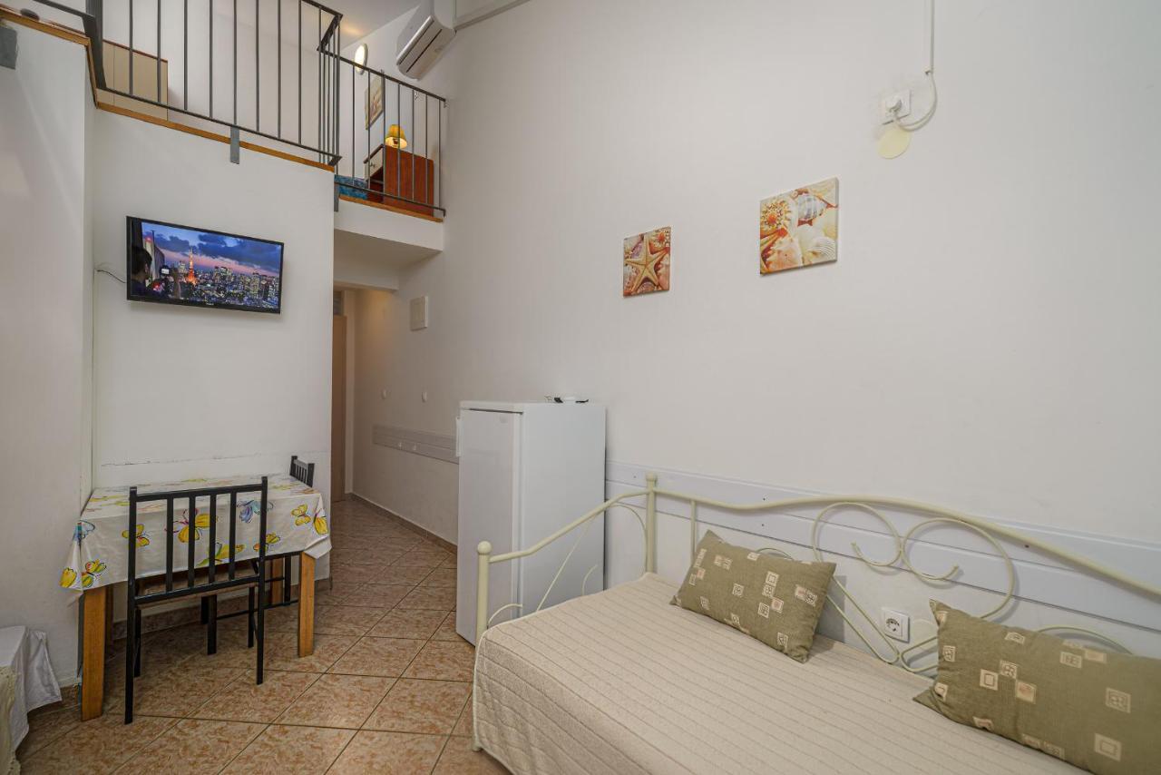 Studio Holiday Adriatic Pag Town Exterior foto