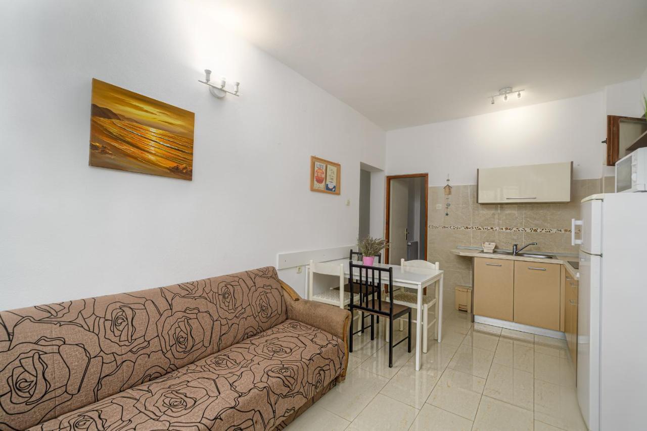 Studio Holiday Adriatic Pag Town Exterior foto