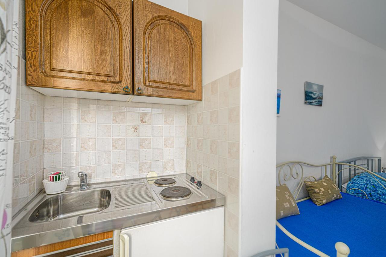 Studio Holiday Adriatic Pag Town Exterior foto