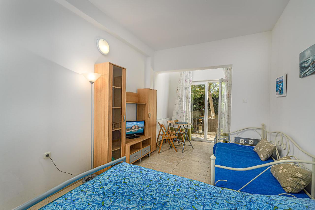 Studio Holiday Adriatic Pag Town Exterior foto